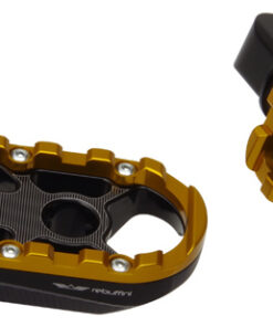 footpegs wheelie for passenger on Milwaukee Eight softail – gold